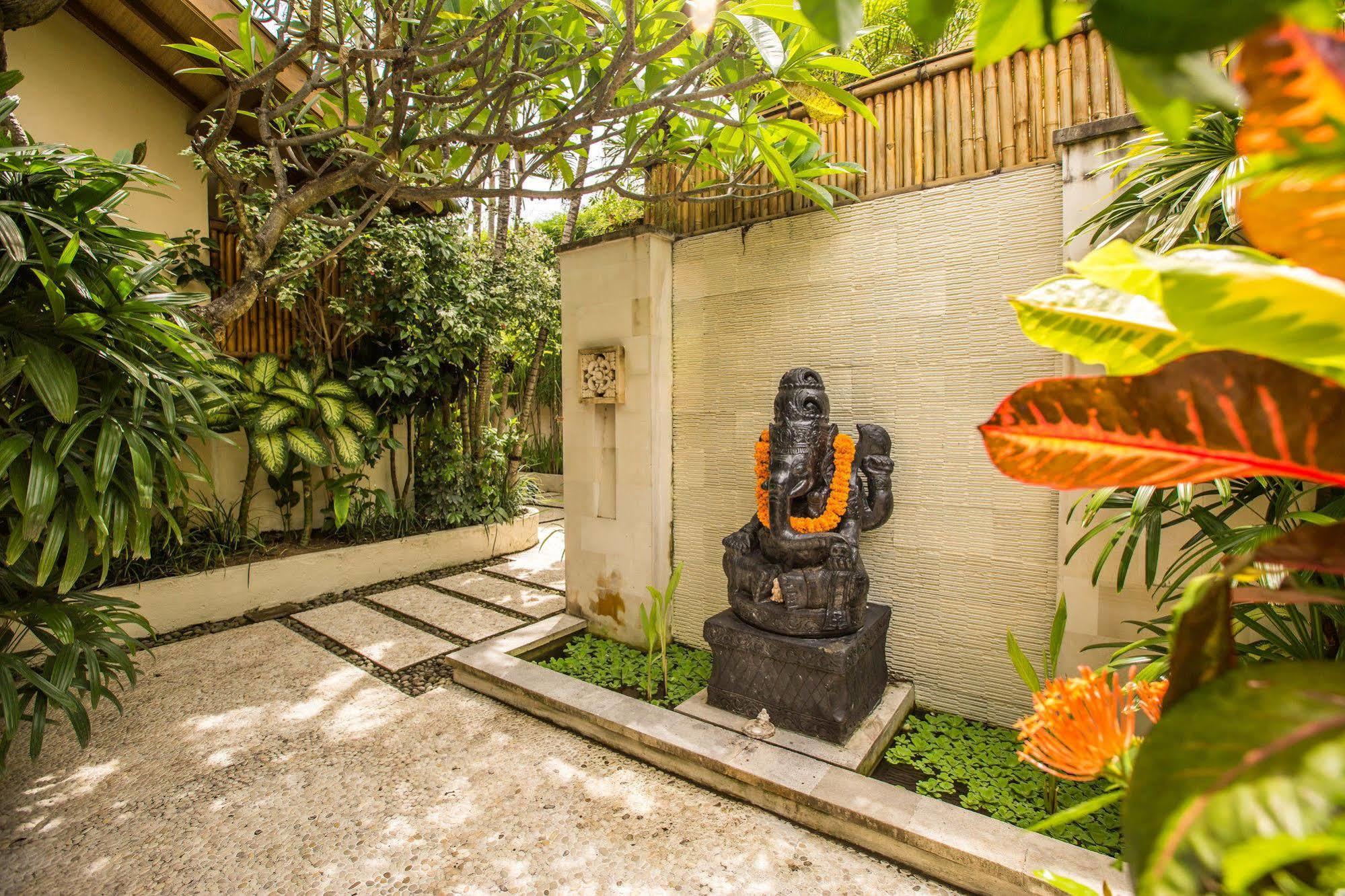 Villa Seriska Seminyak Екстериор снимка